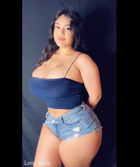 Photo nue de fuite OnlyFans de Lena Vera