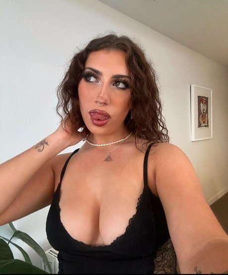 Photo nue de fuite OnlyFans de Viennaveraa