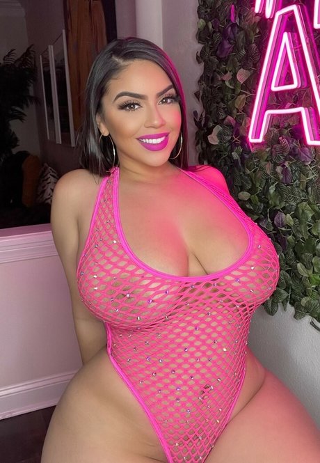 Photo nue de fuite OnlyFans de Jessenia Rebecca