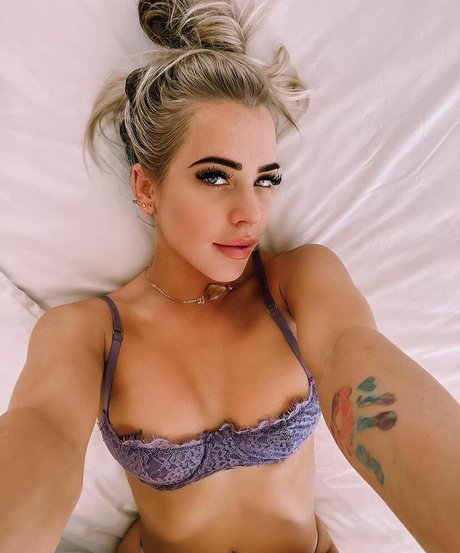Photo nue de fuite OnlyFans de Billie Loves