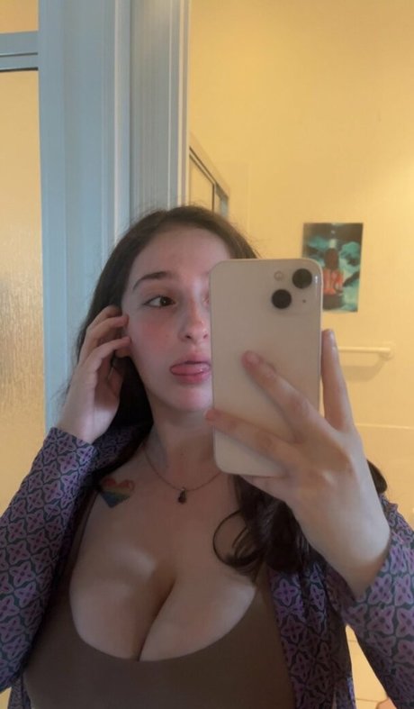 Photo nue de fuite OnlyFans de Bustymor N
