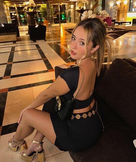 Photo nue de fuite OnlyFans de Aricedress