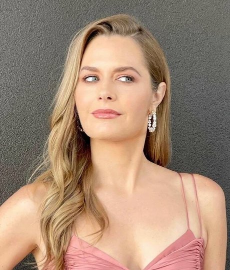 Maggie Lawson