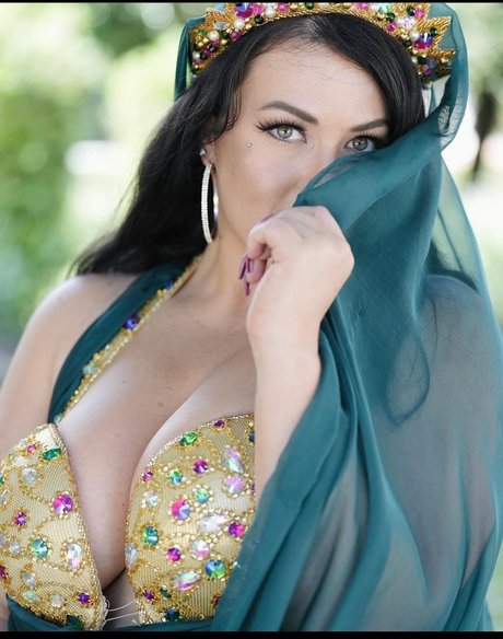Photo nue de fuite OnlyFans de Luxie Zahra