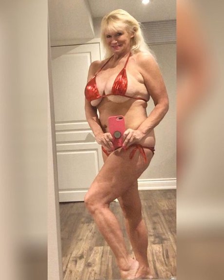 Photo nue de fuite OnlyFans de Sandie Lee