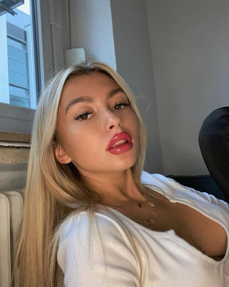 Photo nue de fuite OnlyFans de Linabmn