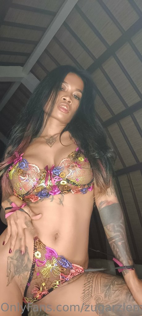 Photo nue de fuite OnlyFans de Zarah Leema