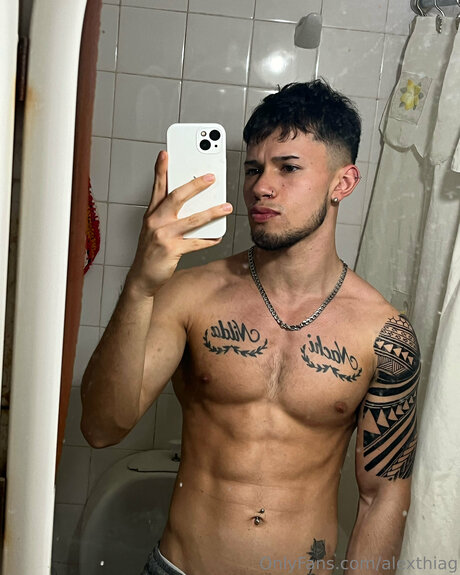 Photo nue de fuite OnlyFans de Alexthiag