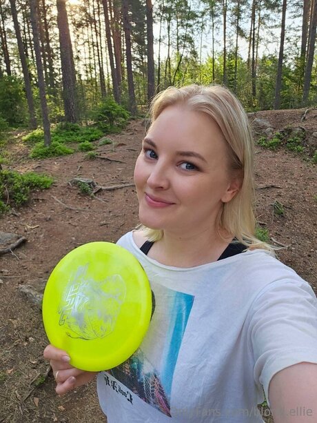 Blond Ellie