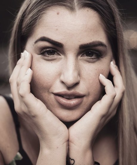 Photo nue de fuite OnlyFans de Nicole Andrievich