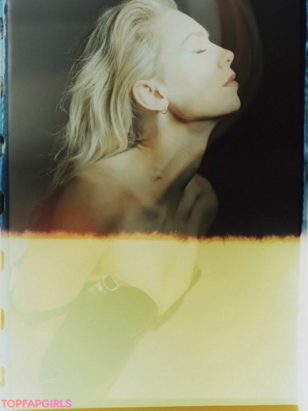 Photo nue de fuite OnlyFans de Vanessa Kirby #16 Photo nue de fuite OnlyFans de Vanessa Kirby #16