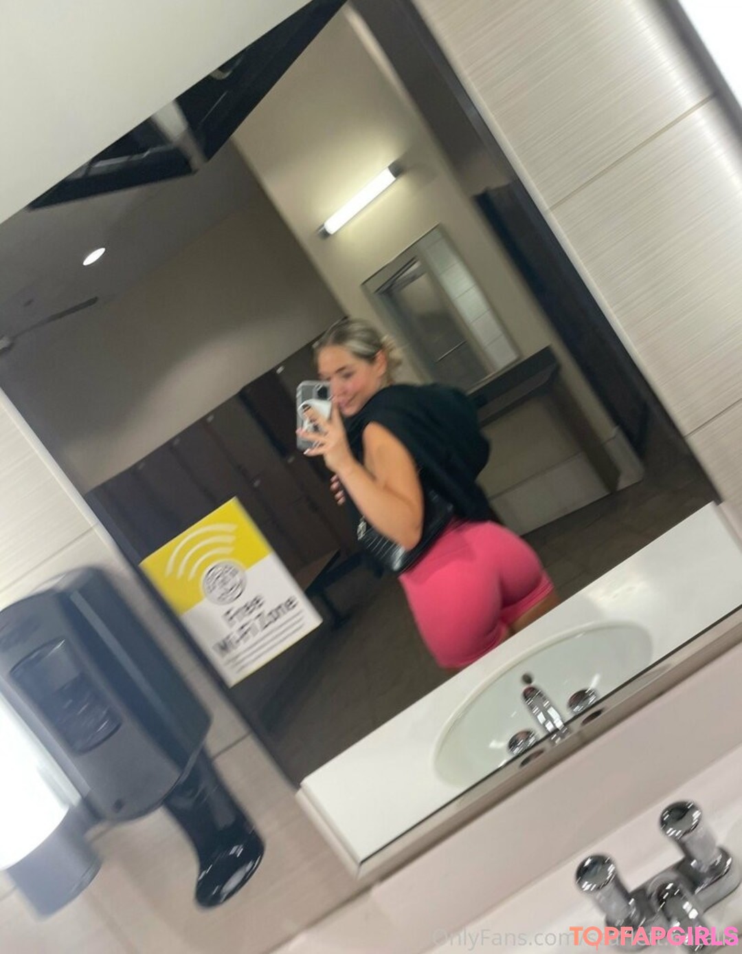 Photo nue de fuite OnlyFans de Alessandranatalia #40 Photo nue de fuite OnlyFans de Alessandranatalia #40