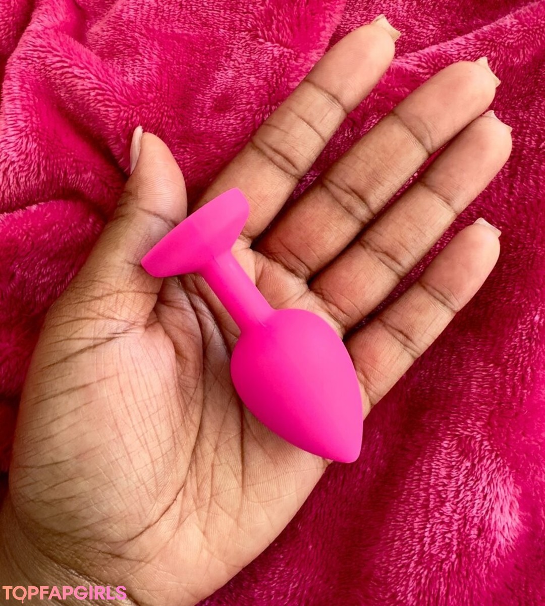 Photo nue de fuite OnlyFans de Thelingerielounge #11 Photo nue de fuite OnlyFans de Thelingerielounge #11