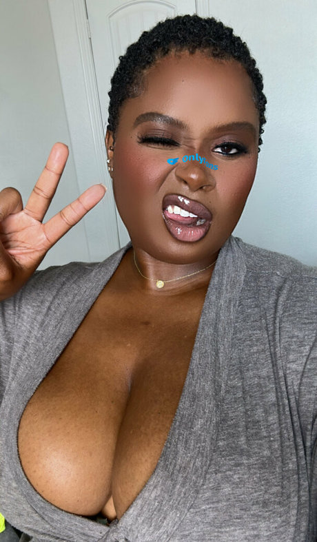 Photo nue de fuite OnlyFans de Thelingerielounge