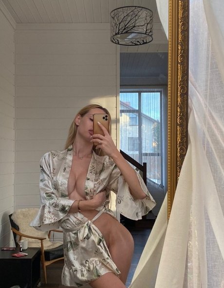 Photo nue de fuite OnlyFans de Olya Abramovich