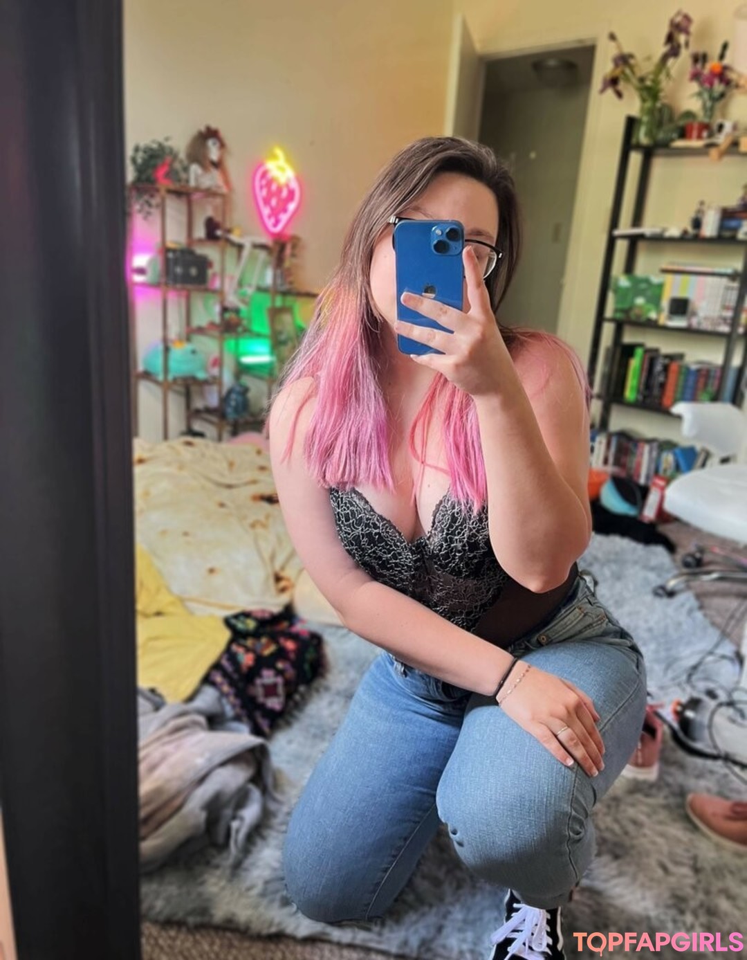 Photo nue de fuite OnlyFans de Strawbre #22 Photo nue de fuite OnlyFans de Strawbre #22