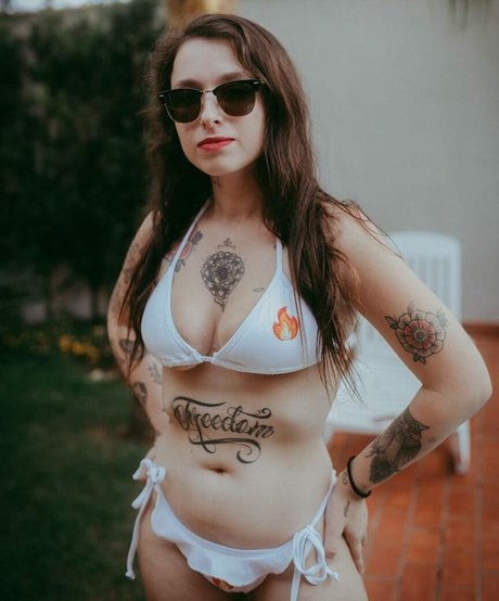 Photo nue de fuite OnlyFans de Ninahighmusica