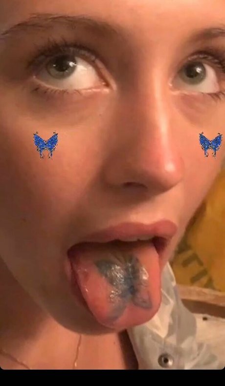 Photo nue de fuite OnlyFans de Iris Law