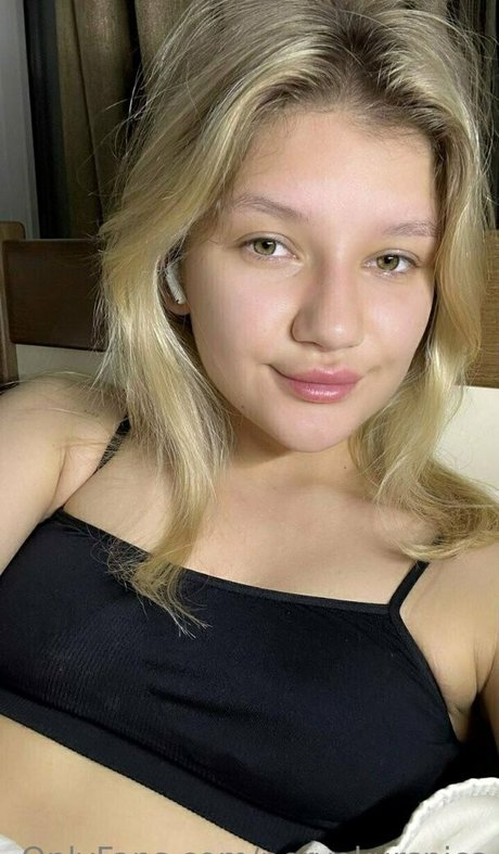 Photo nue de fuite OnlyFans de Pervokursnica
