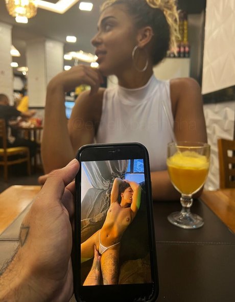 Emelly Souza