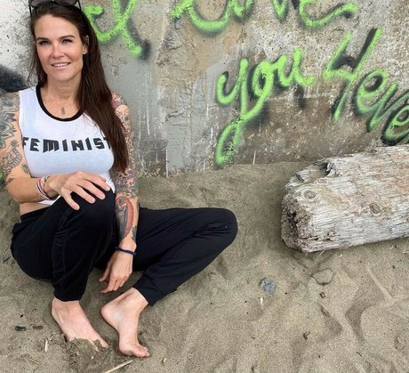 Amy Dumas