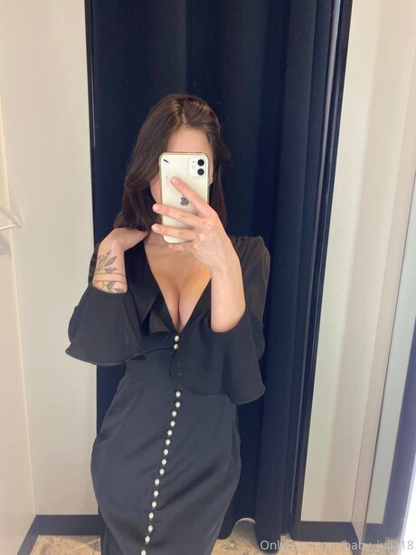 Photo nue de fuite OnlyFans de Baby Julia18free