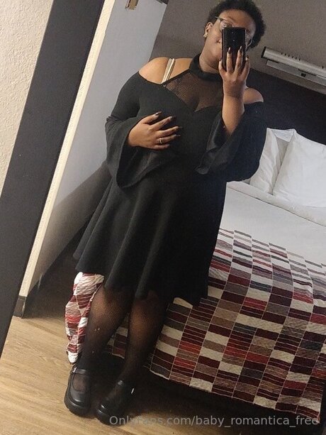Photo nue de fuite OnlyFans de Baby Romantica Free
