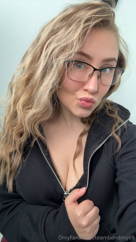 Photo nue de fuite OnlyFans de Teambonding69