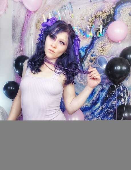Photo nue de fuite OnlyFans de Kittengirlnextdoorfree