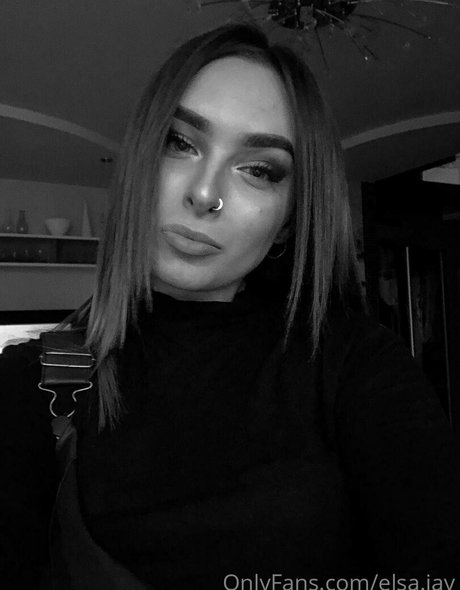 Elsa Jay