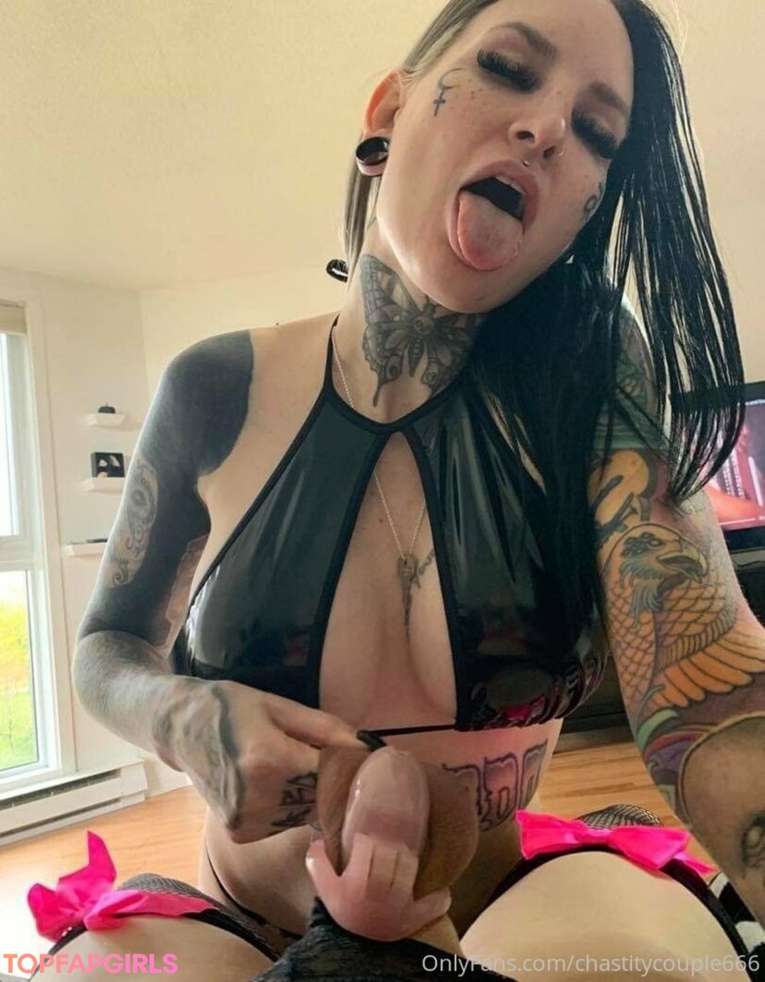 Photo nue de fuite OnlyFans de Chastitycouple666 #54 Photo nue de fuite OnlyFans de Chastitycouple666 #54