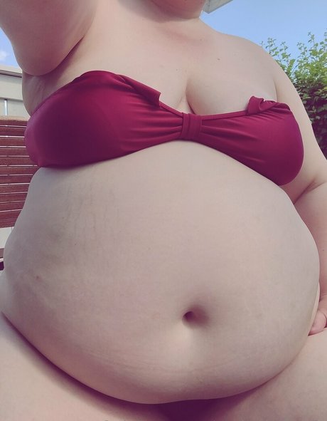 Photo nue de fuite OnlyFans de Pudgebellyofc