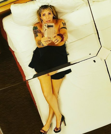 Photo nue de fuite OnlyFans de Realbelladoll