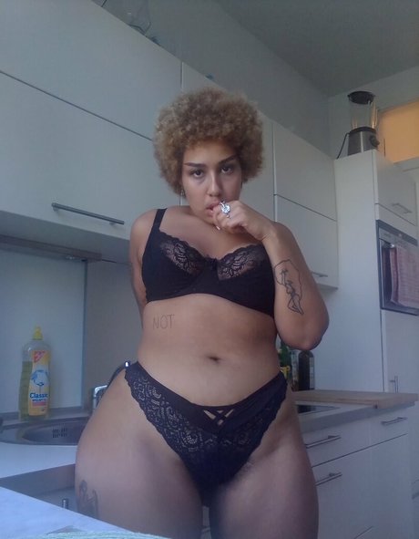 Photo nue de fuite OnlyFans de Schuggamamabbb
