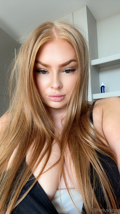 Photo nue de fuite OnlyFans de Heluvscarr