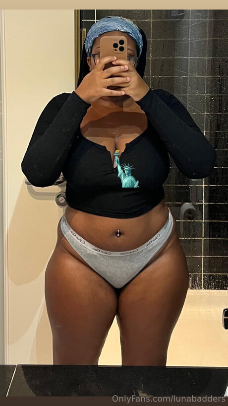 Photo nue de fuite OnlyFans de Lunabadders