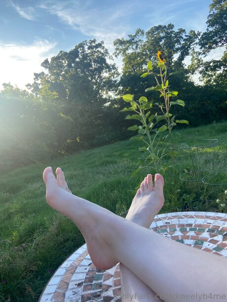 Photo nue de fuite OnlyFans de Kneelyb4me