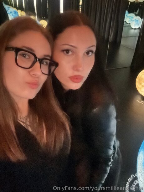 Photo nue de fuite OnlyFans de Yoursmillieandsofiia