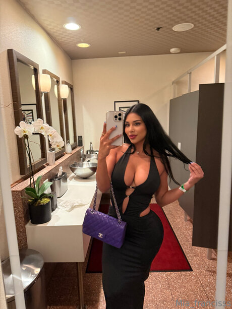 Photo nue de fuite OnlyFans de Miafrancis