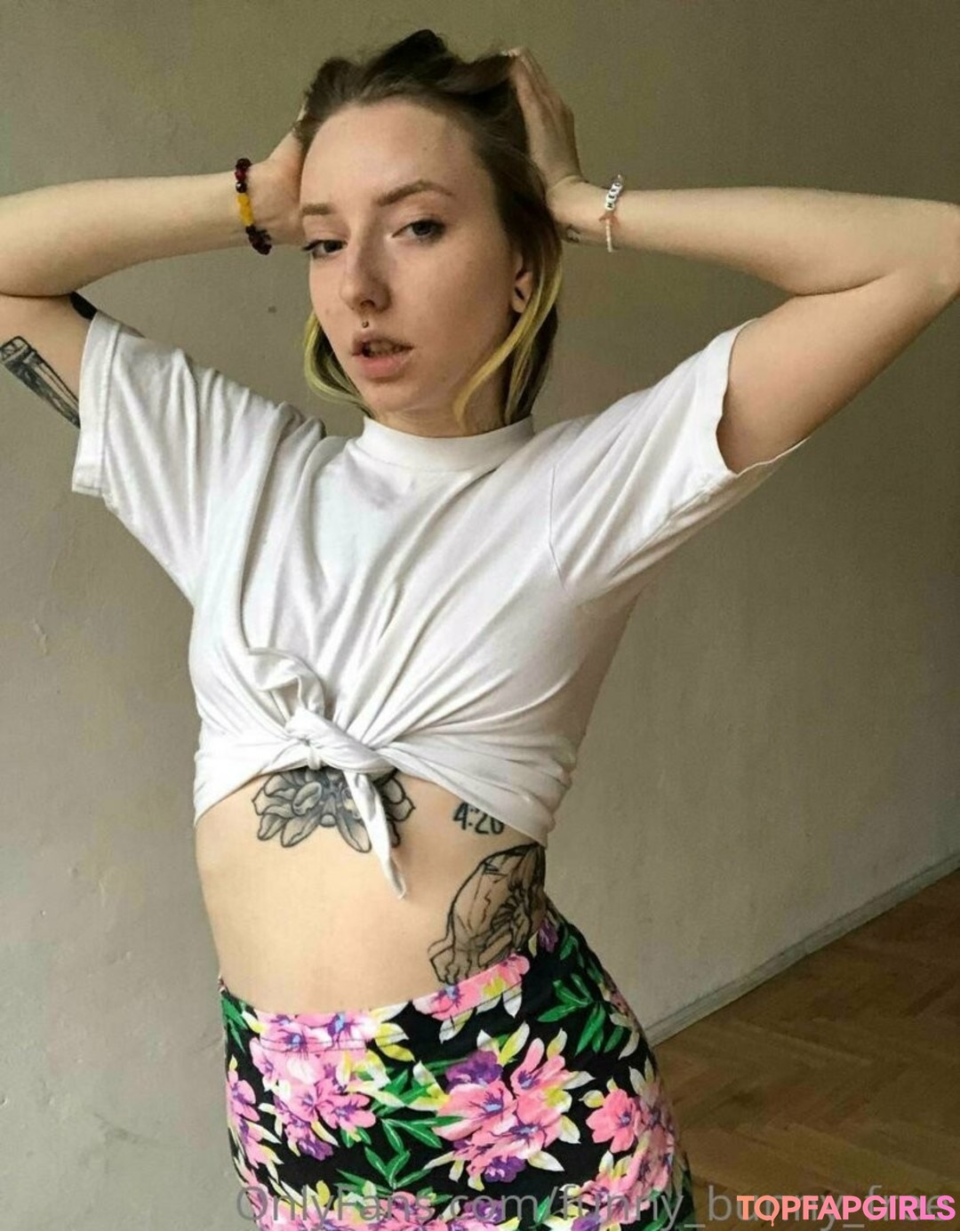 Photo nue de fuite OnlyFans de Funnybunnykiss #100 Photo nue de fuite OnlyFans de Funnybunnykiss #100