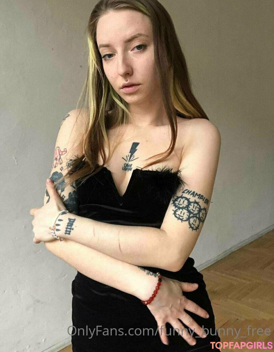 Photo nue de fuite OnlyFans de Funnybunnykiss #41 Photo nue de fuite OnlyFans de Funnybunnykiss #41