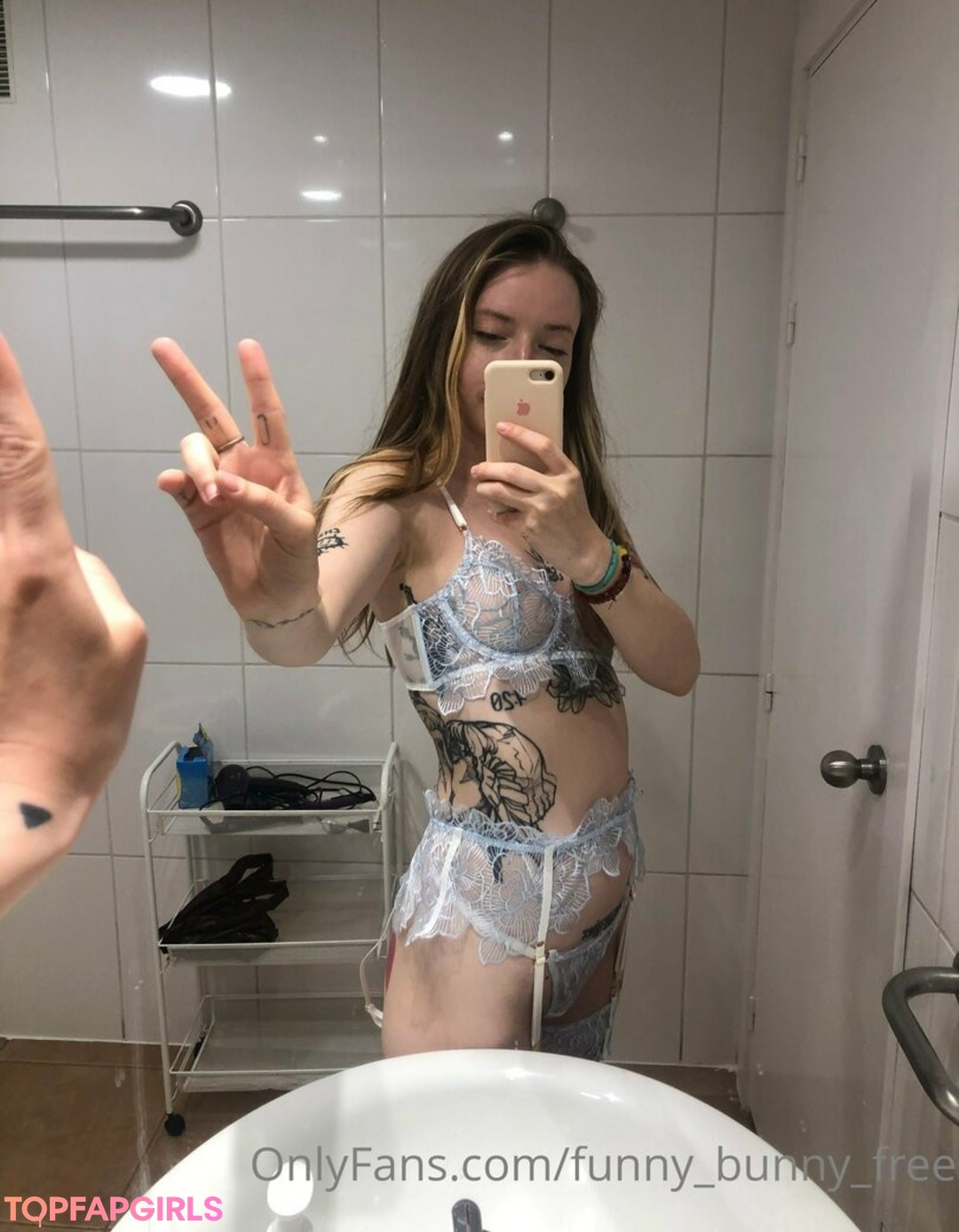 Photo nue de fuite OnlyFans de Funnybunnykiss #49 Photo nue de fuite OnlyFans de Funnybunnykiss #49