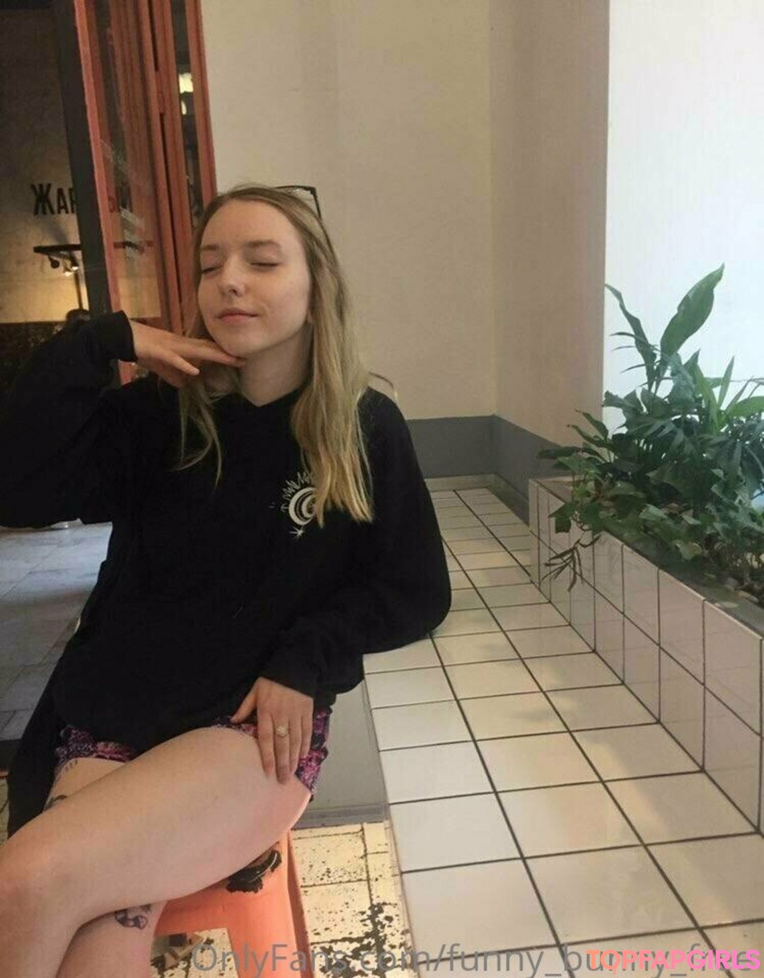 Photo nue de fuite OnlyFans de Funnybunnykiss #70 Photo nue de fuite OnlyFans de Funnybunnykiss #70