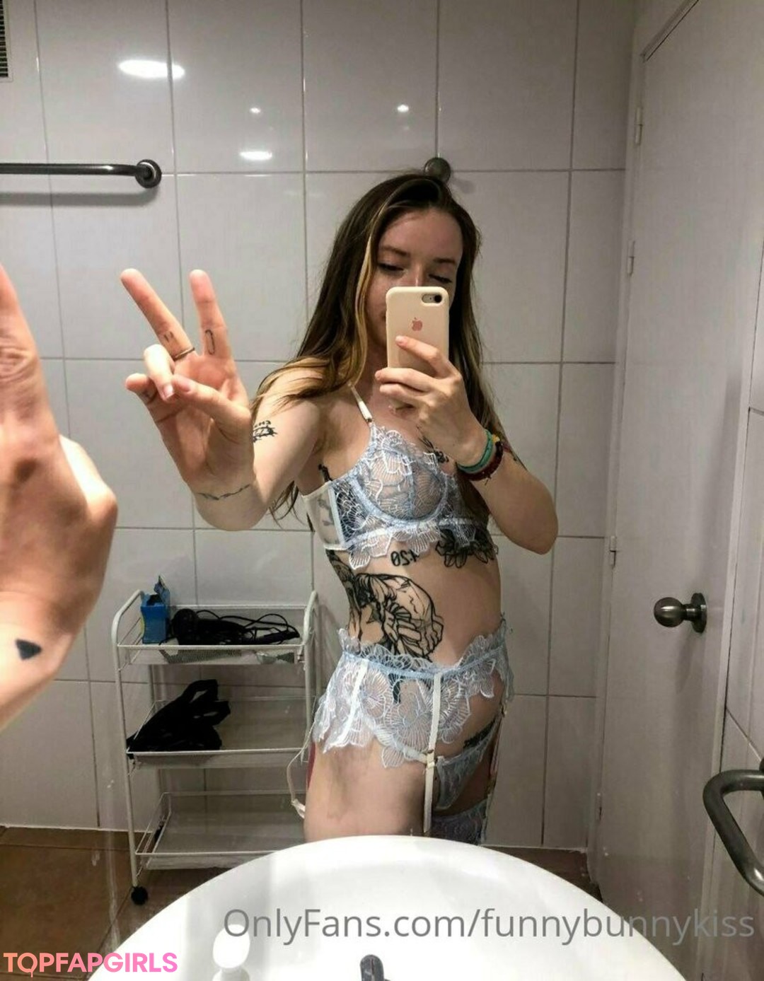 Photo nue de fuite OnlyFans de Funnybunnykiss #81 Photo nue de fuite OnlyFans de Funnybunnykiss #81