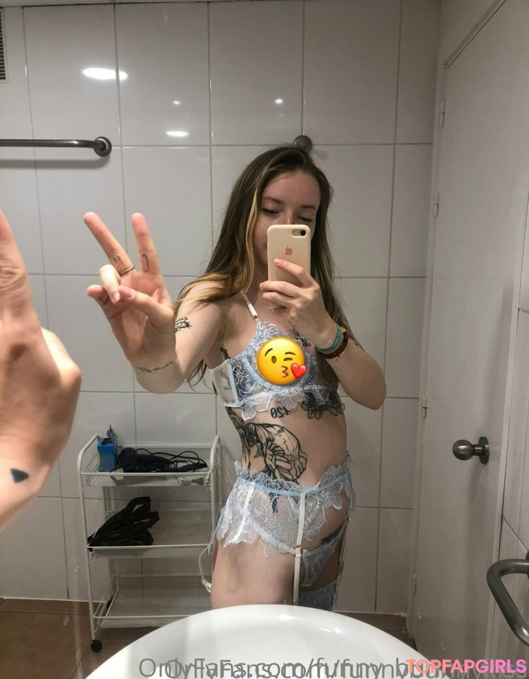 Photo nue de fuite OnlyFans de Funnybunnykiss #88 Photo nue de fuite OnlyFans de Funnybunnykiss #88