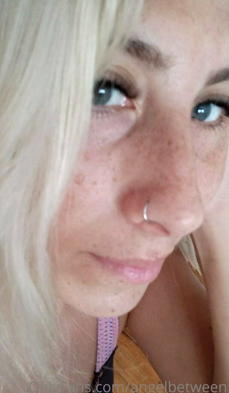 Photo nue de fuite OnlyFans de Angelbetween