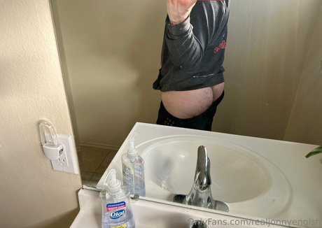 Photo nue de fuite OnlyFans de Realjonnyenglsh