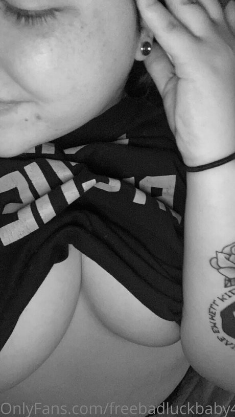 Photo nue de fuite OnlyFans de Freebadluckbaby420