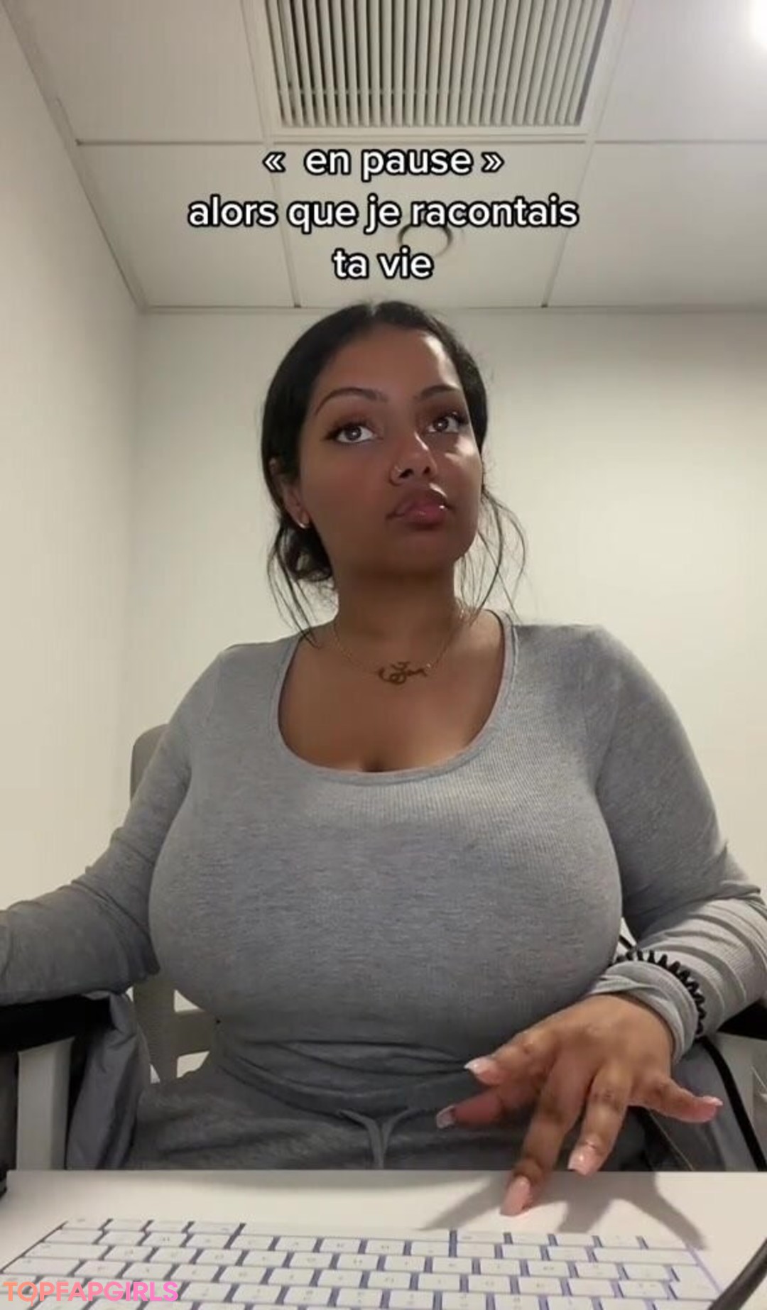 Photo nue de fuite OnlyFans de Zina Hadid #13 Photo nue de fuite OnlyFans de Zina Hadid #13