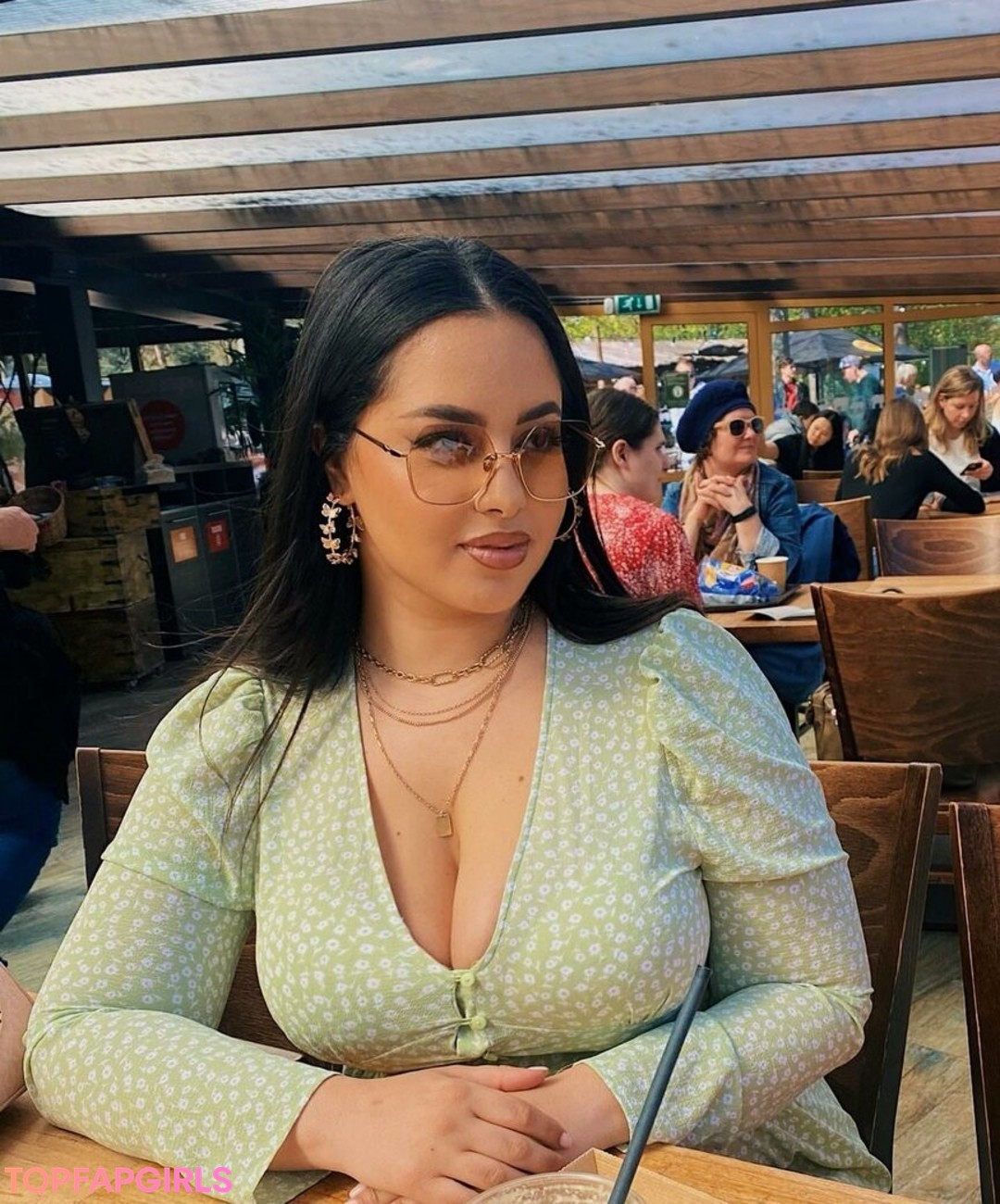 Photo nue de fuite OnlyFans de Zina Hadid #69 Photo nue de fuite OnlyFans de Zina Hadid #69